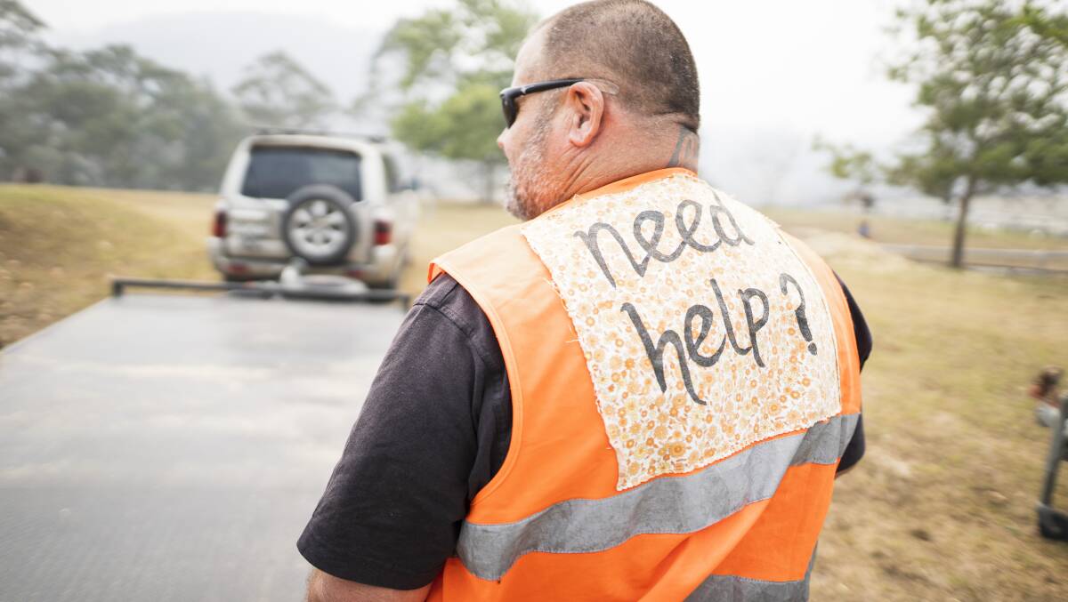 A volunteer helper during the 2020 Black Summer bushfires. Picture file