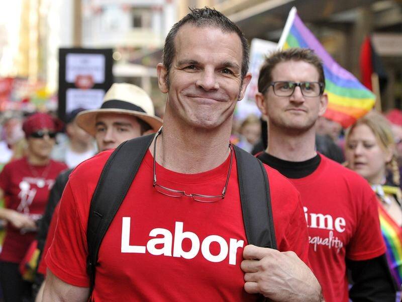 Ian Roberts says the AFL should introduce more educational programs to help stamp out homophobia. (Joel Carrett/AAP PHOTOS)