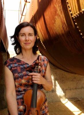 Violinist Anna McMichael will perform with pianist Arnan Wiesel in Wolumla.