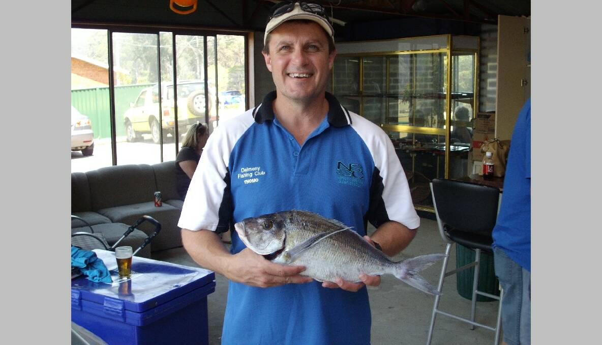 THOMMO MOWIE: Club Dalmeny fisho Andrew Thomas with his 1.1kg morwong caught in last Sunday's October meet. (22/10/2013) 