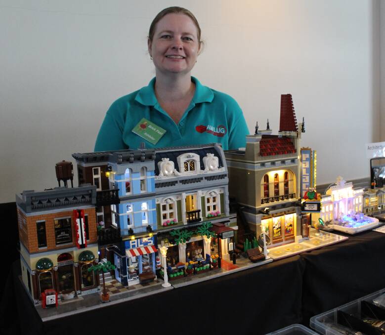 Amanda Dakos from the Albury Wodonga Lego Users Group explains her creative modular building - a Detectives office, Parisian restaurant and a Cinema. 