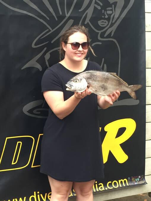 Spearing success: Ladies division competitor and Australian ladies spearfishing champion, Taylah Martindale shows off her 2.5kg silver trumpeter.