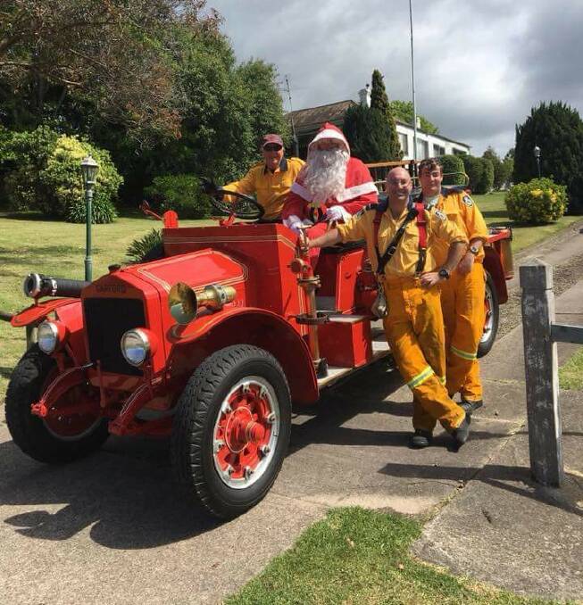 Pambula Chamber of Commerce is planning to create a real Christmas atmosphere with Santa making an appearance about 6pm on the vintage fire truck.