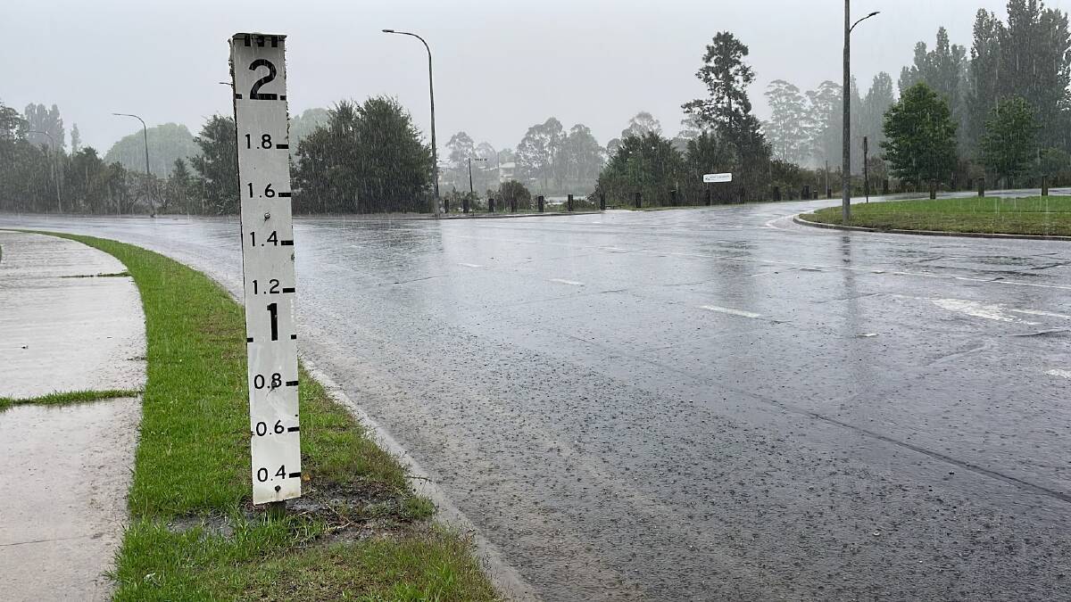 Water starting to build up on the northern end of Carp Street, Bega on Wednesday morning, November 29. Picture by Ben Smyth