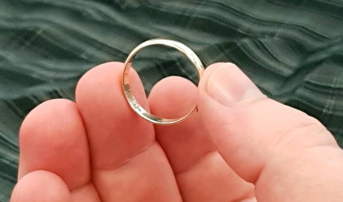 An unassuming gold band has been handed to Merimbula Police who are now trying to reunite it with an owner. 