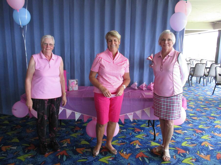 Some of the winners from the Tura golf pink day. 