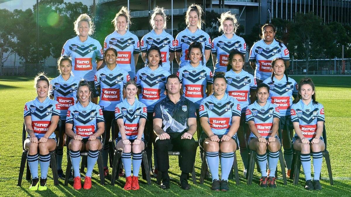 Keen as punch: Kezie Apps and the 2018 NSW Women's Blues roster ready for their State of Origin clash. Picture: NSWRL.