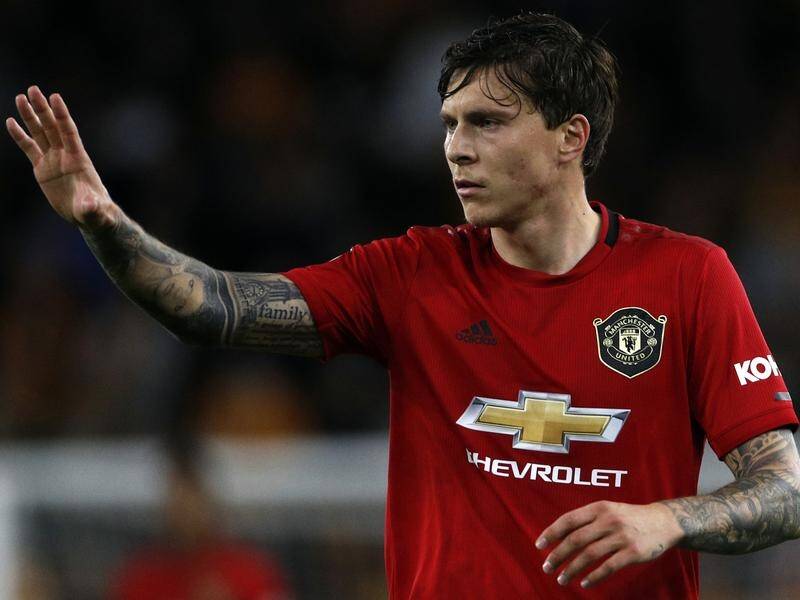 Sweden defender Victor Lindelof has extended his contract with Manchester United until 2024.