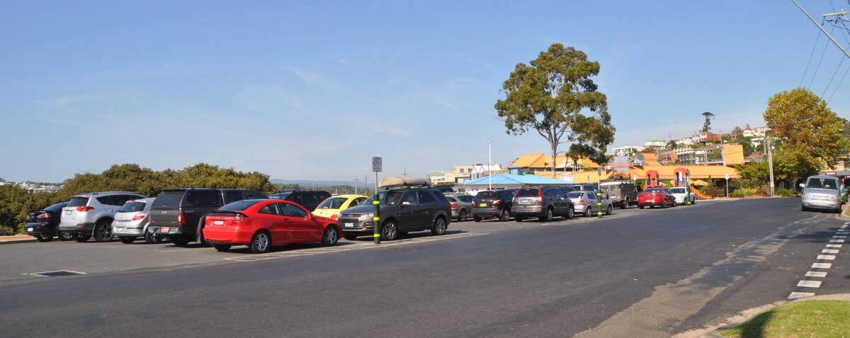 The Beach Street Merimbula car park hugs the shores of Merimbula Lake and it’s like winning Lotto if you find a parking space. 